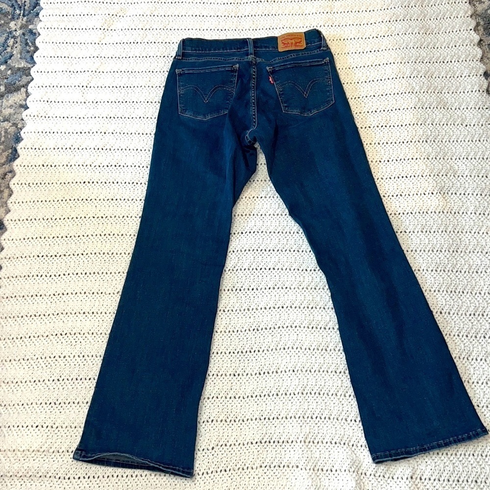 Levi Size28 curvy bootcut women’s jeans
